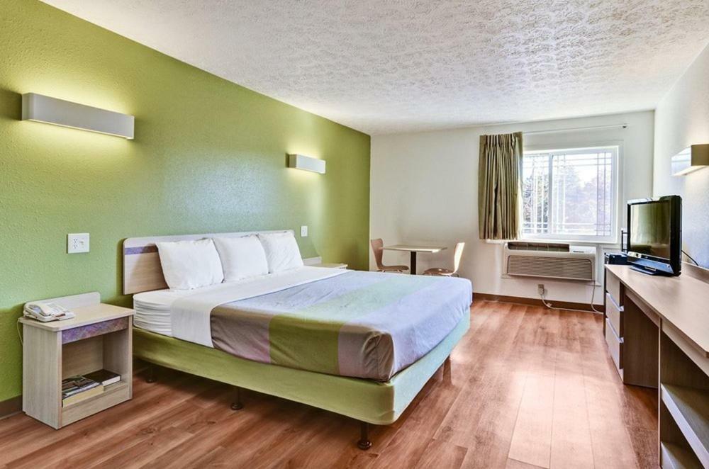 Economy Inn Pittsburgh Airport Moon Township ภายนอก รูปภาพ
