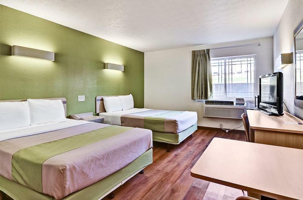 Economy Inn Pittsburgh Airport Moon Township ภายนอก รูปภาพ
